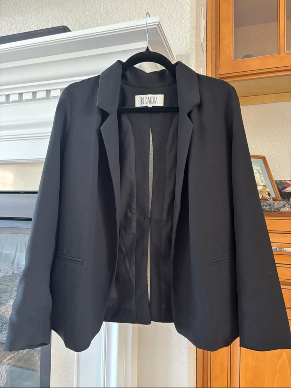 BB Dakota Black Open-Back Notch Lapel Blazer